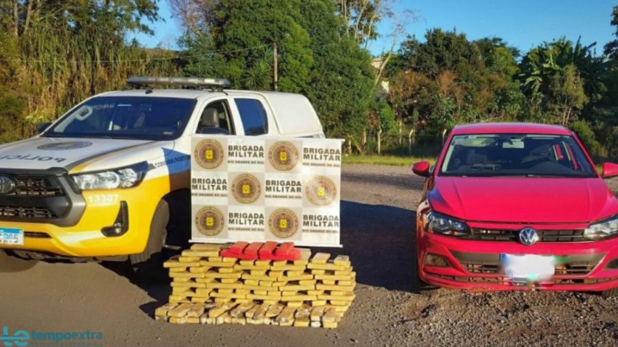 Ação da Brigada Militar intercepta veículo com 94 kg de maconha em Passo Fundo.
