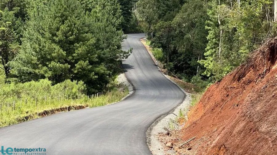 Finalizada a pavimentação da estrada entre Mato Queimado e Caracol, na Serra Gaúcha.