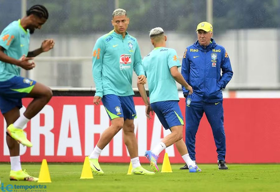 Ancelotti testa Estêvão no ataque e promove mudanças no meio da Seleção para encarar o Equador.