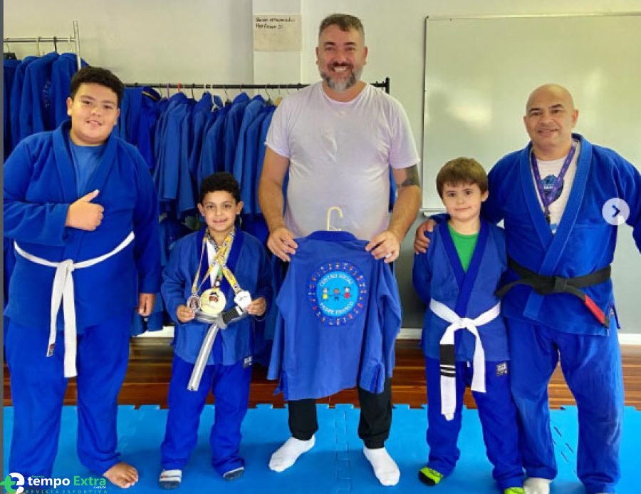 Pequenos atletas do Padre Franco participam do 1º Campeonato Interno de Jiu-Jitsu